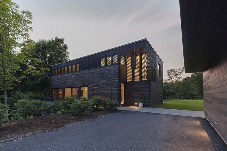 Red Rock House by Anmahian Winton Architects