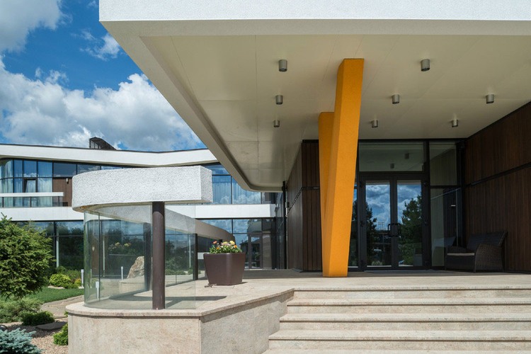 Country House by Leonovich Arseny