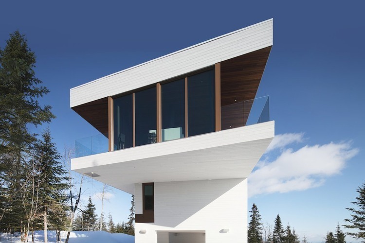 Grands Jardins Residence by Bourgeois / Lechasseur Architectes