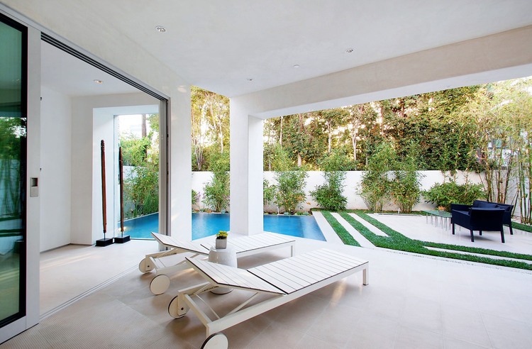 Mansfield House by Amit Apel