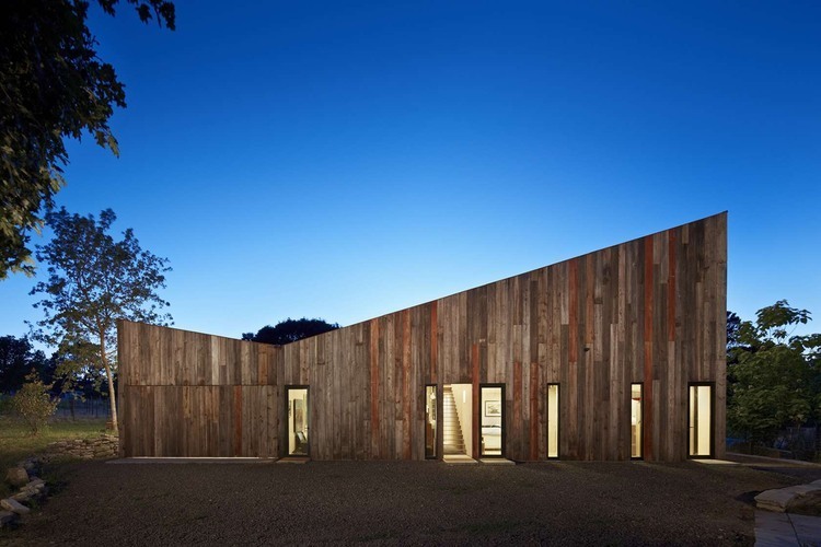 Meier Road Barn by Mork Ulnes Architects
