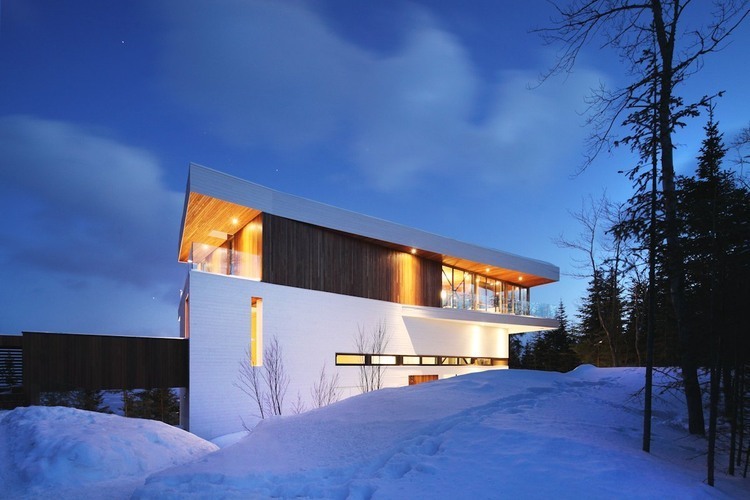 Grands Jardins Residence by Bourgeois / Lechasseur Architectes