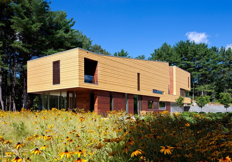 Page Road Residence by ACTWO Architects