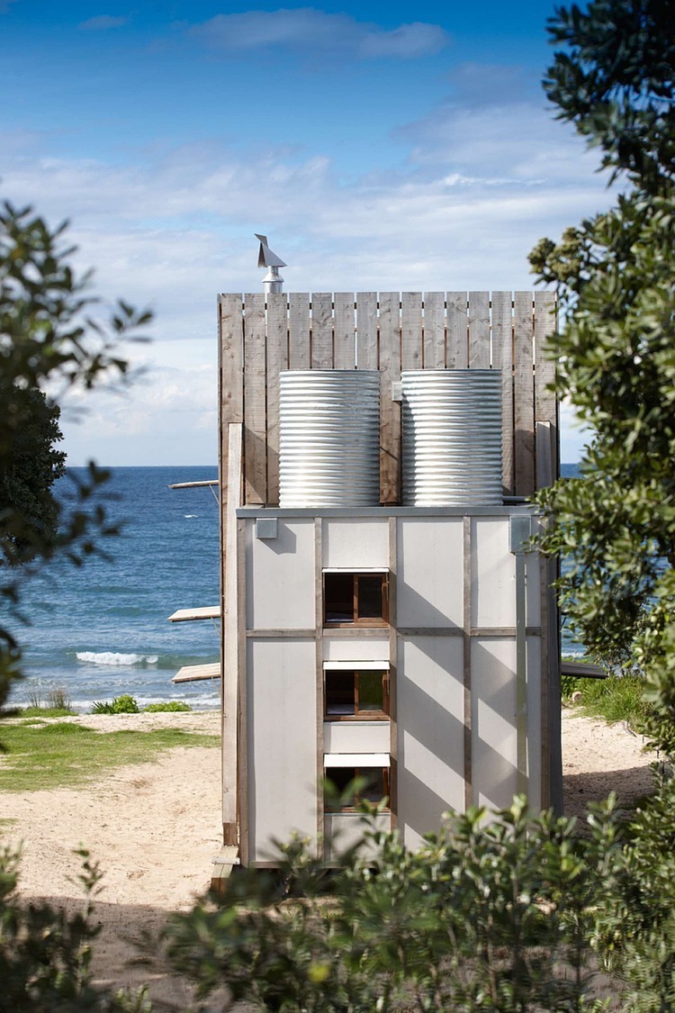 Beach Cabin by Crosson Clarke Carnachan Architects