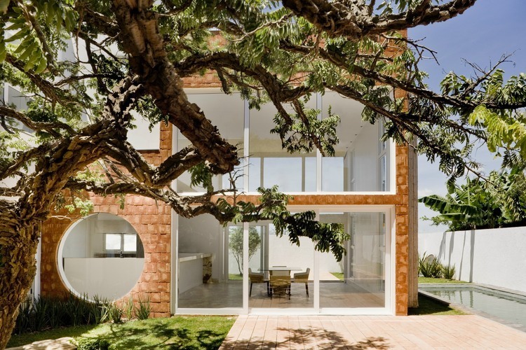 Taquari House by Ney Lima