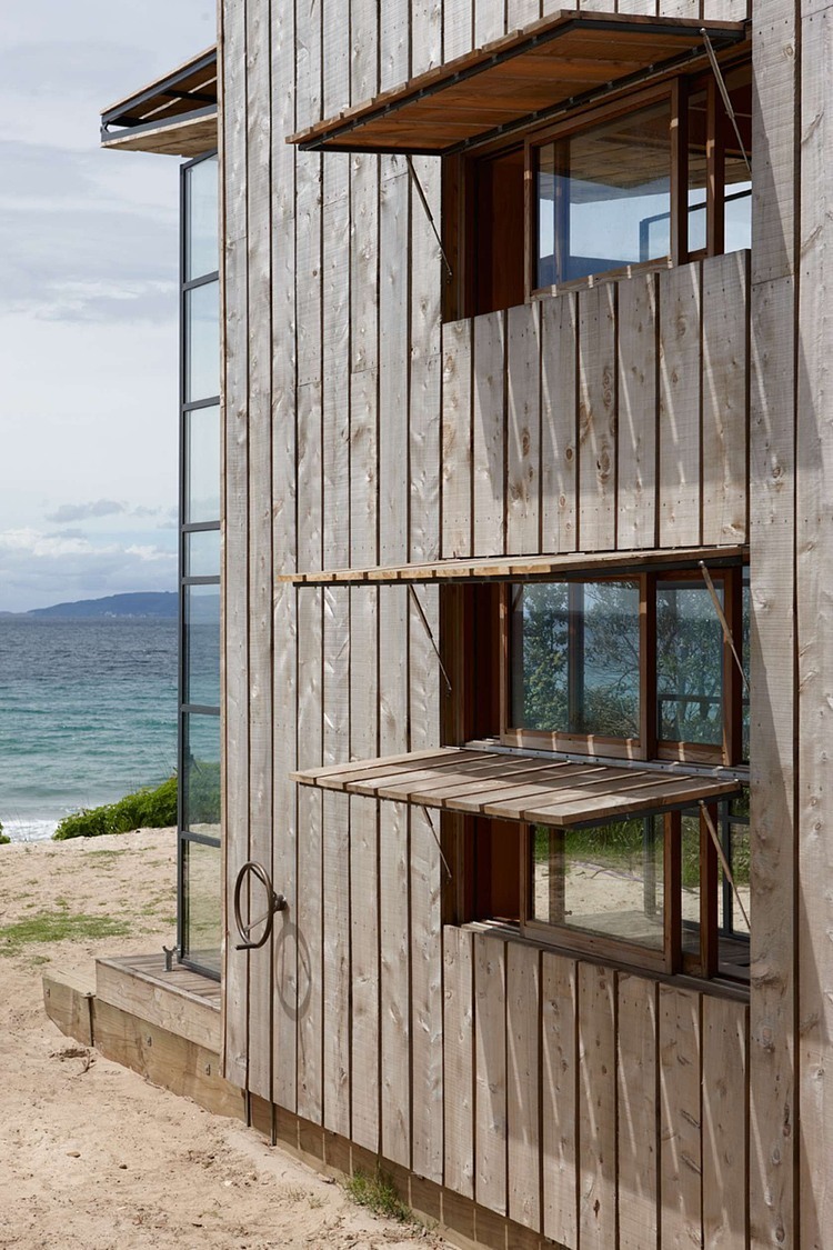 Beach Cabin by Crosson Clarke Carnachan Architects