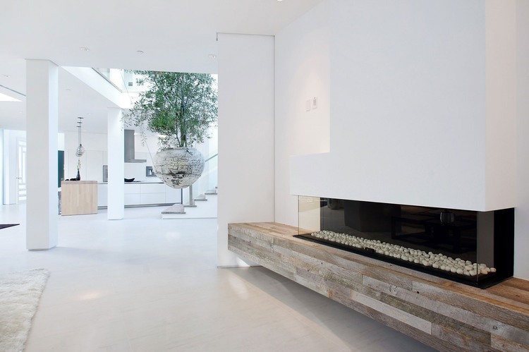 Mansfield House by Amit Apel