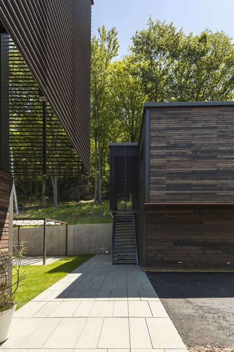 Red Rock House by Anmahian Winton Architects