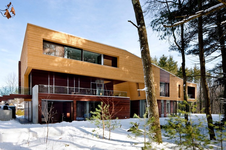 Page Road Residence by ACTWO Architects