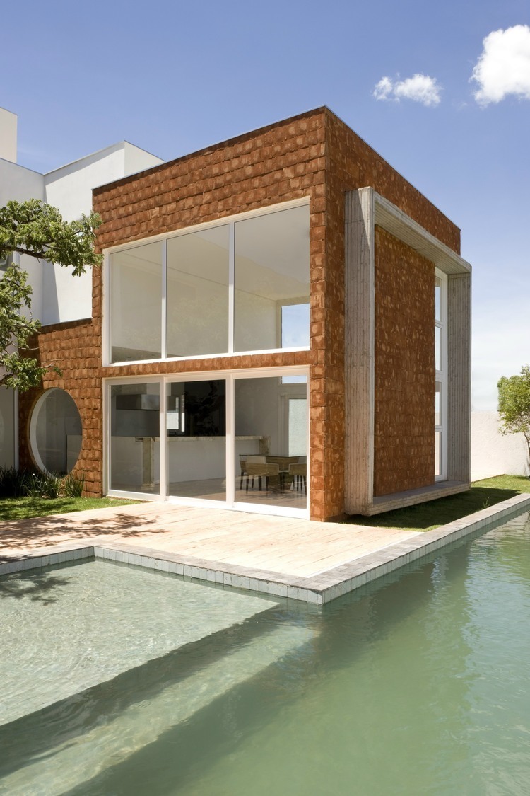 Taquari House by Ney Lima