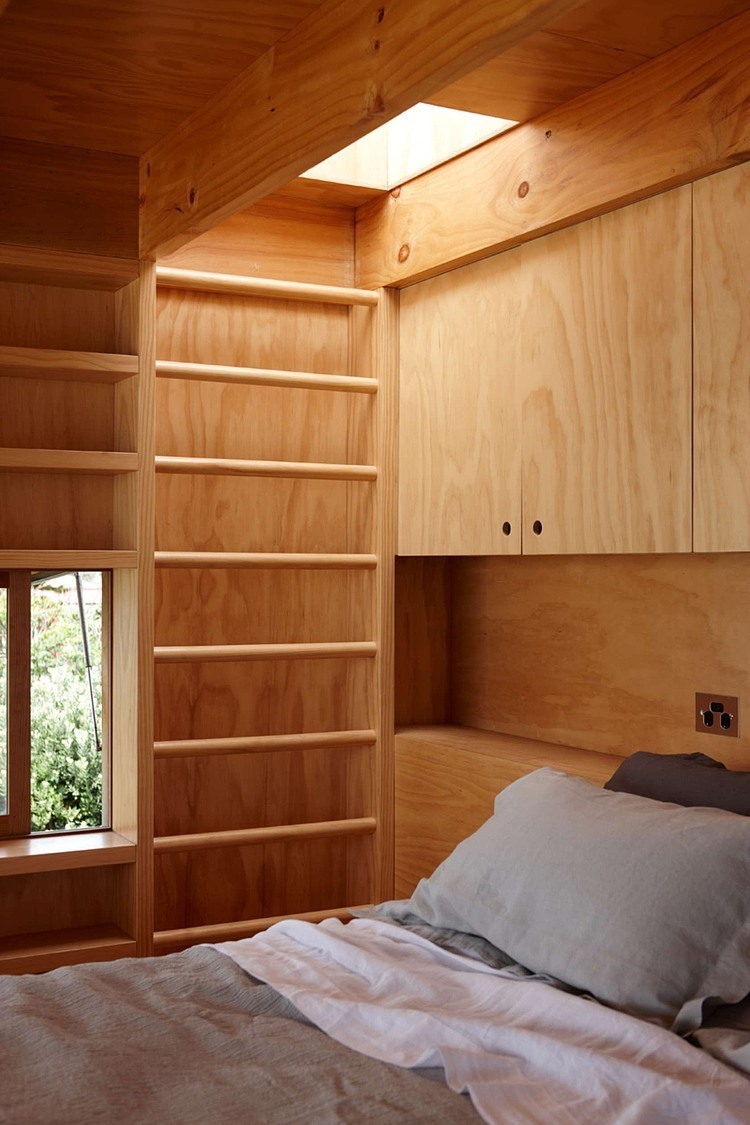 Beach Cabin by Crosson Clarke Carnachan Architects