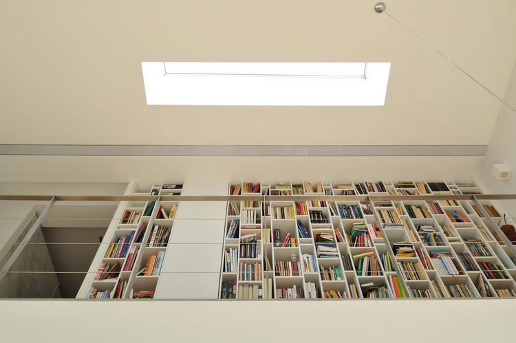 Black Cube House by Kameleonlab