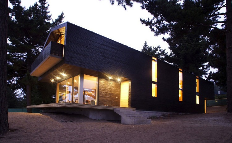 Casa Cantagua by Raimundo Anguita