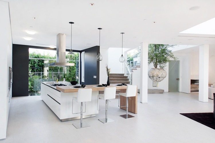 Mansfield House by Amit Apel