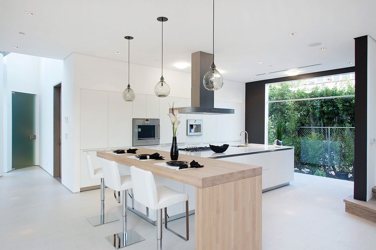 Mansfield House by Amit Apel