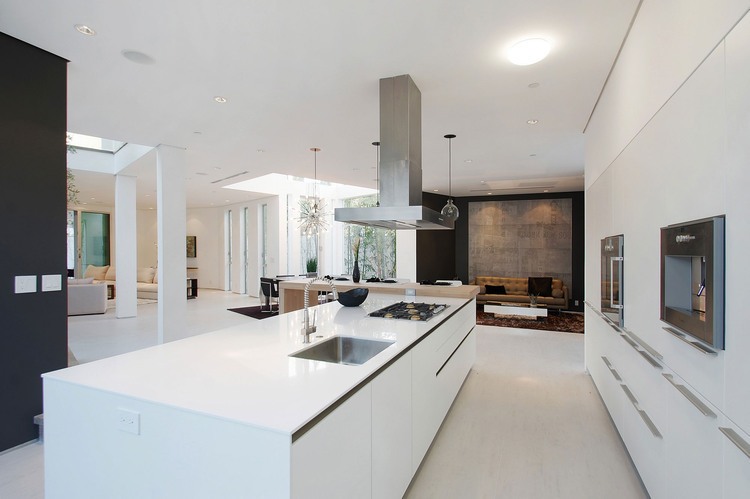 Mansfield House by Amit Apel