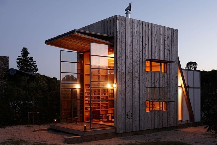 Beach Cabin by Crosson Clarke Carnachan Architects