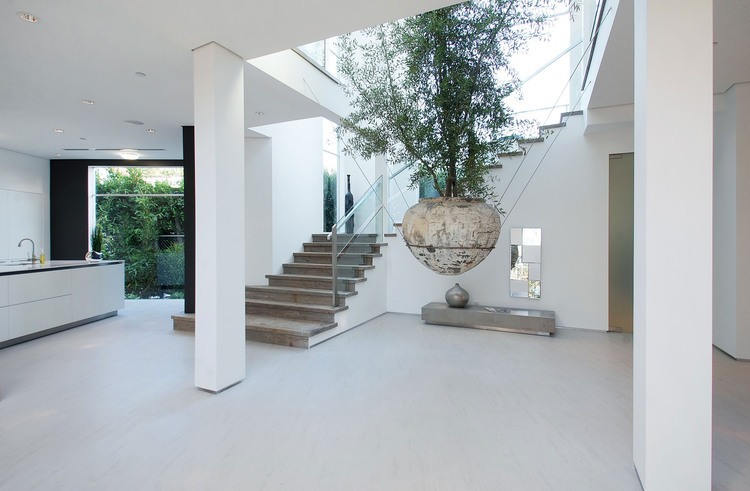 Mansfield House by Amit Apel