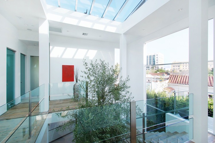 Mansfield House by Amit Apel