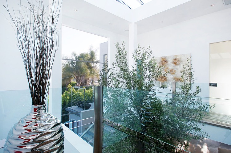 Mansfield House by Amit Apel