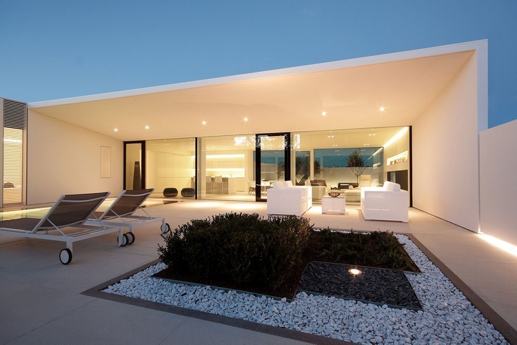 Jesolo Lido Pool Villa by JM Architecture