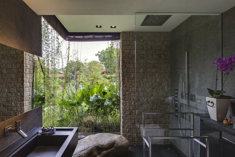 Merryn Road House by Aamer Architects