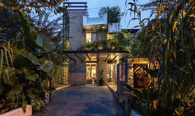 Merryn Road House by Aamer Architects