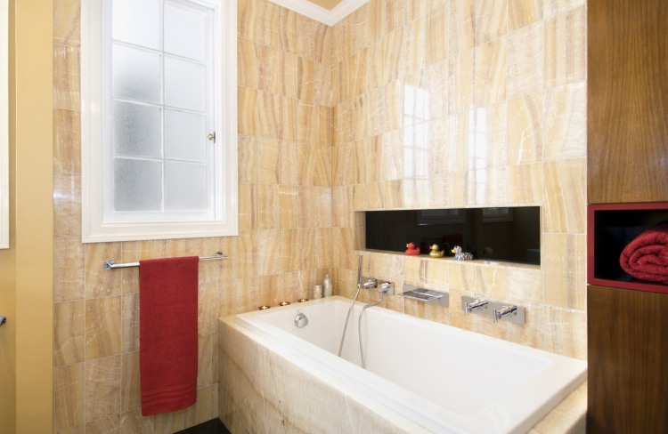 PH Condo Her Bath 2