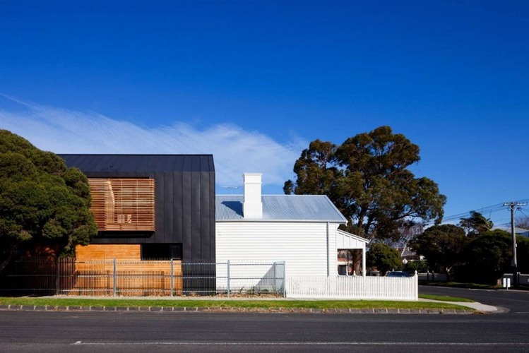 Elsternwick House by Simon Couchman