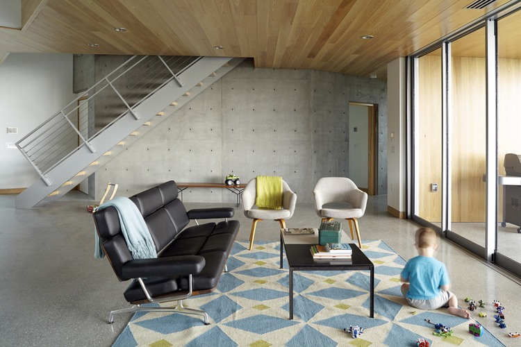 Seagrape House by Traction Architecture