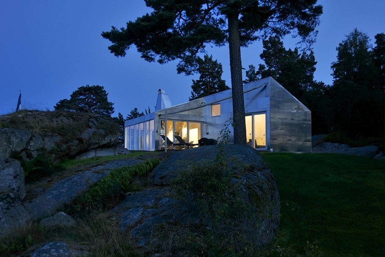 Aluminum Cabin by Jarmund / Vigsnaes Architects