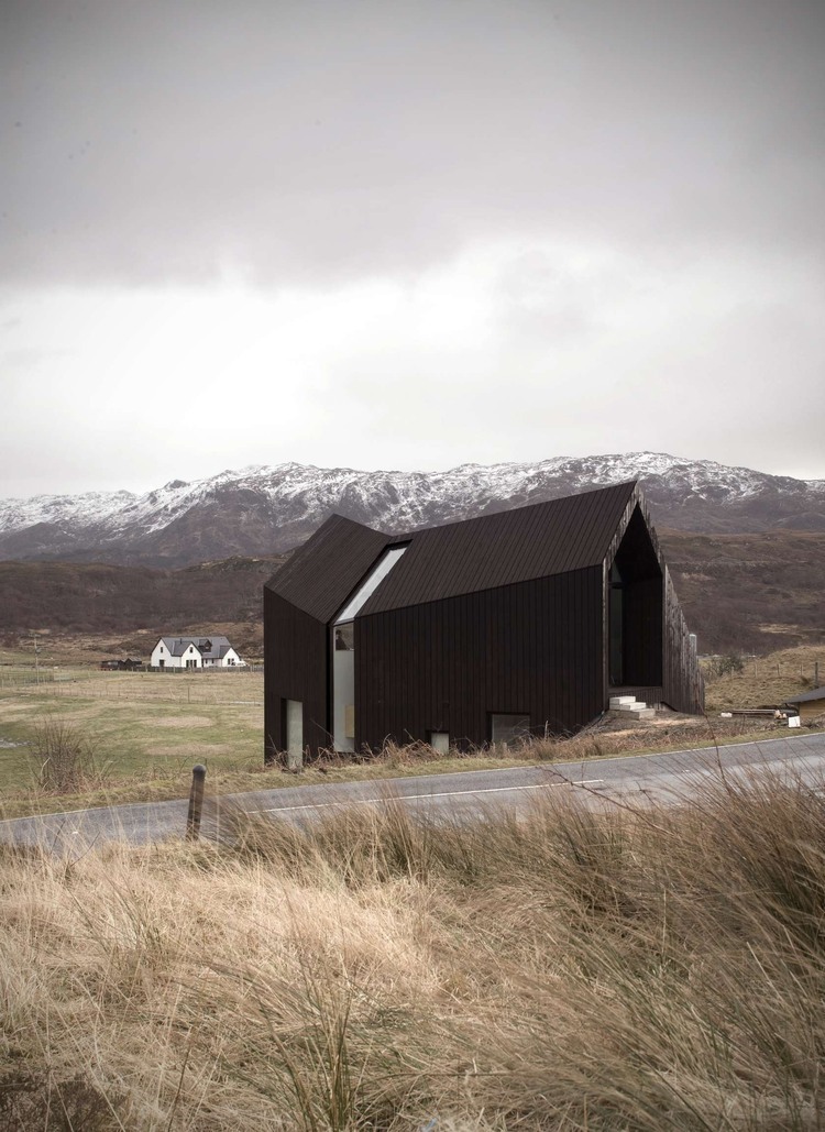 Camusdarach Sands House by Raw Architecture Workshop