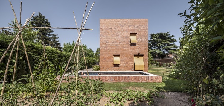 House 1101 by Harquitectes