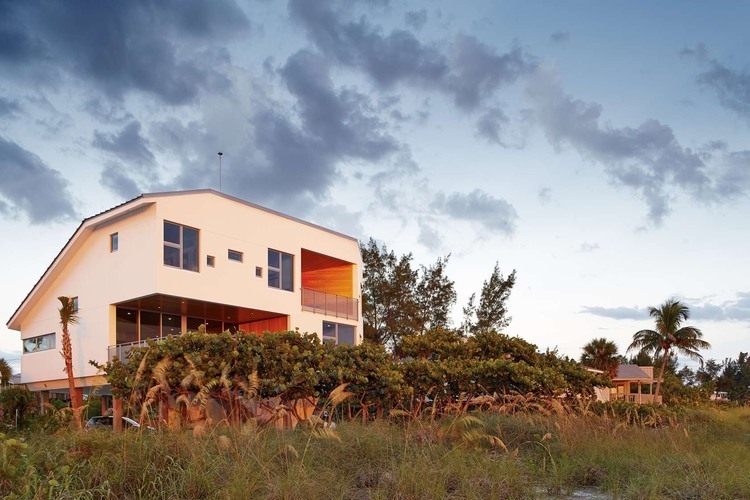 Seagrape House by Traction Architecture