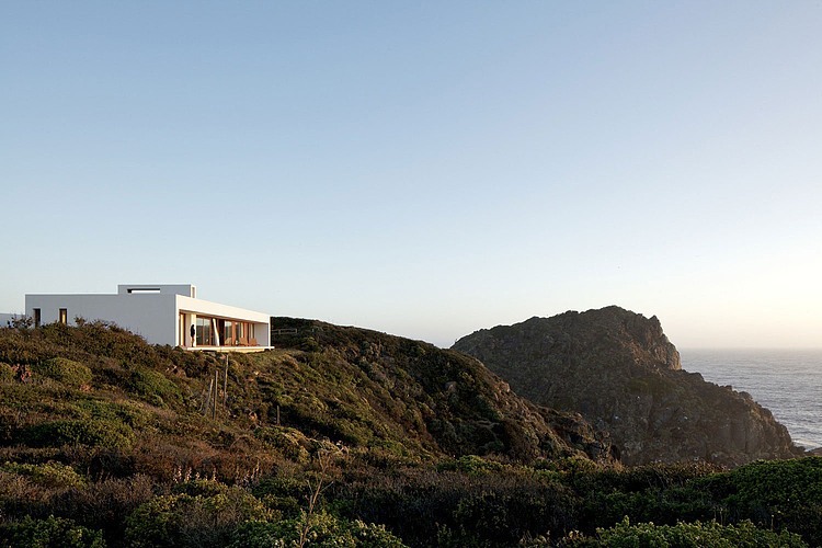 Tunquen House by Nicolás Lipthay Allen / L2C