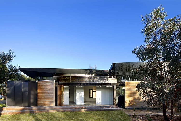 Balnarring Beach House by Simon Couchman Architects