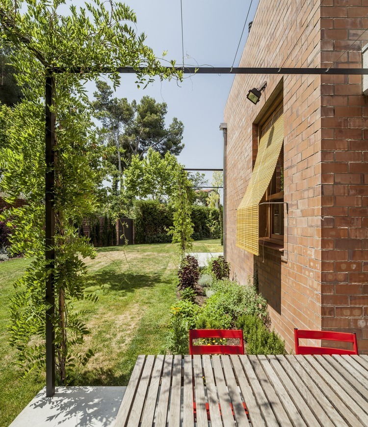 House 1101 by Harquitectes