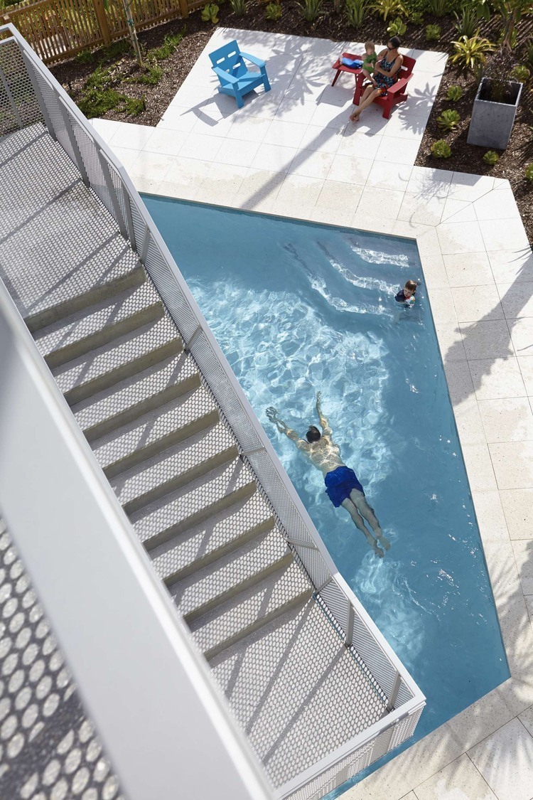 Seagrape House by Traction Architecture