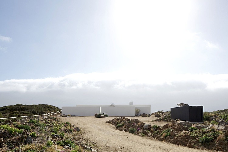 Tunquen House by Nicolás Lipthay Allen / L2C