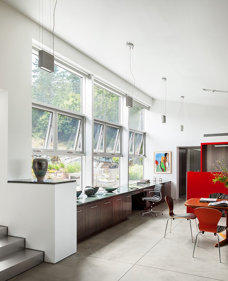 House on a Cove by Elliott + Elliott Architecture