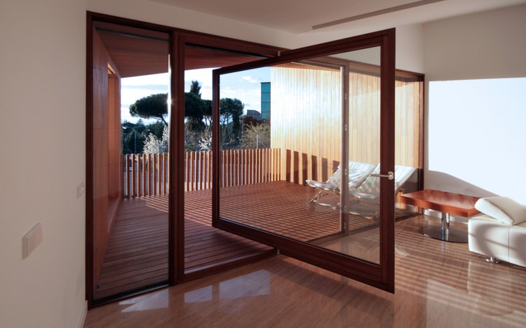 Monteprincipe House by Camacho Macia Architects