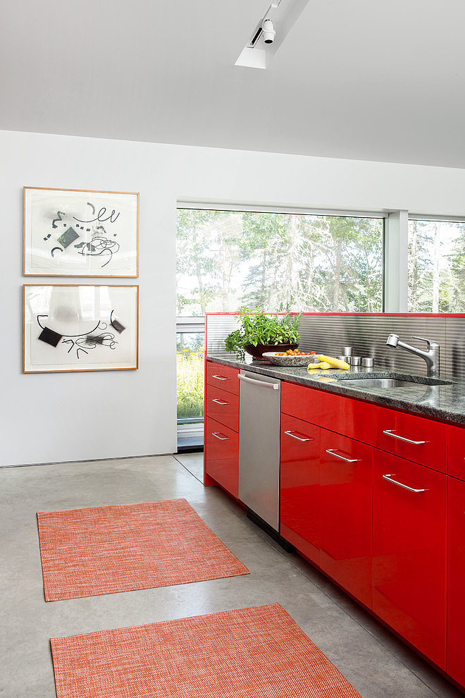House on a Cove by Elliott + Elliott Architecture