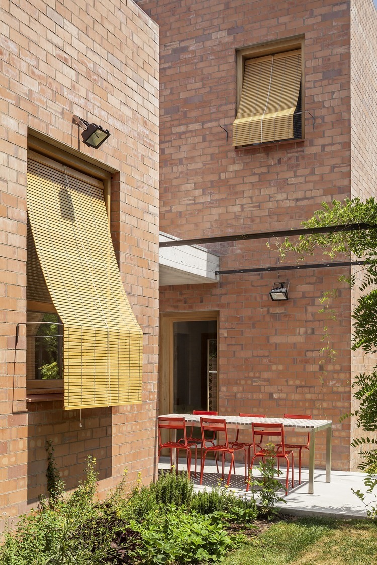 House 1101 by Harquitectes