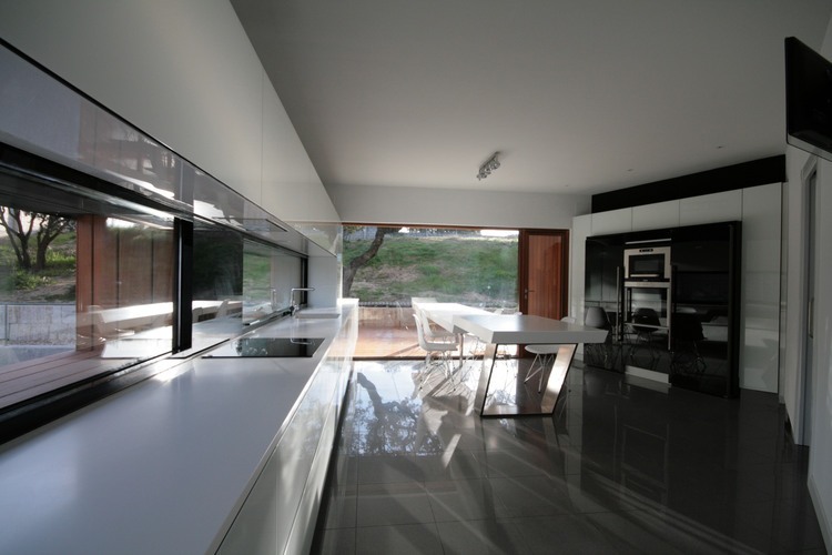 Monteprincipe House by Camacho Macia Architects