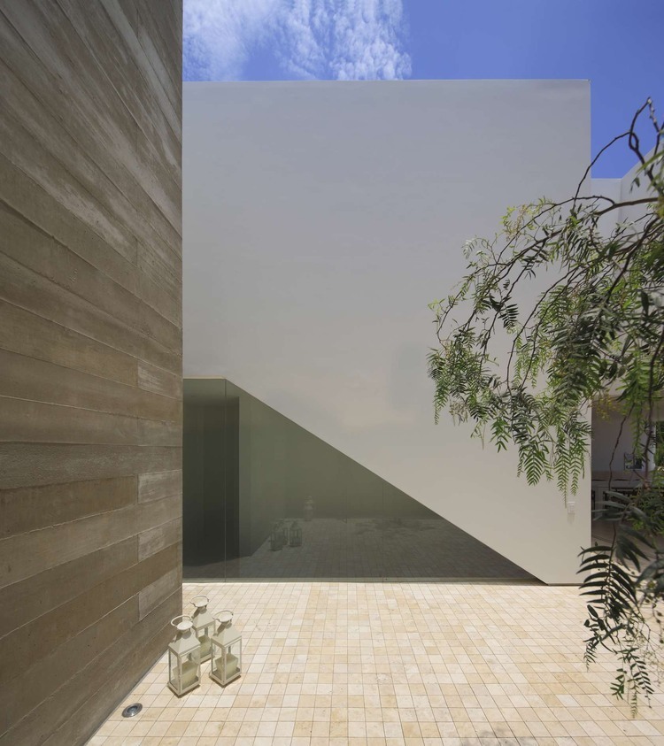 La Caleta by Llosa Cortegana Arquitectos