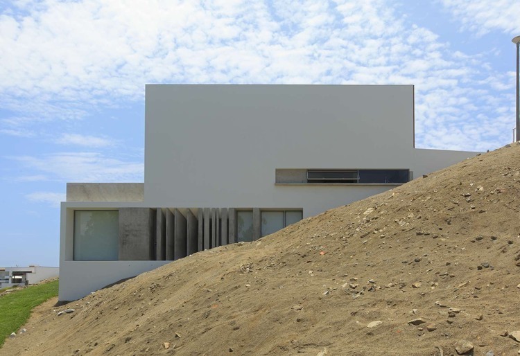 La Caleta by Llosa Cortegana Arquitectos