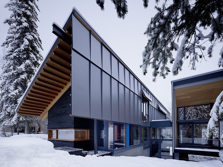 Kicking Horse Residence by Bohlin Cywinski Jackson