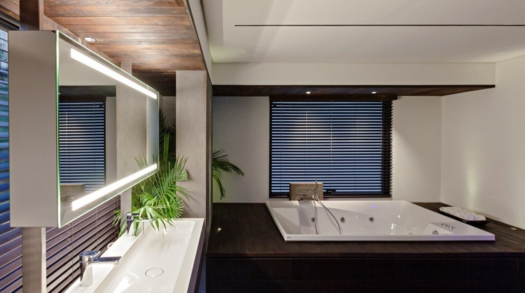 Villa in the Sky by Abraham John Architects