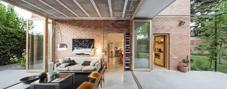 House 1101 by Harquitectes