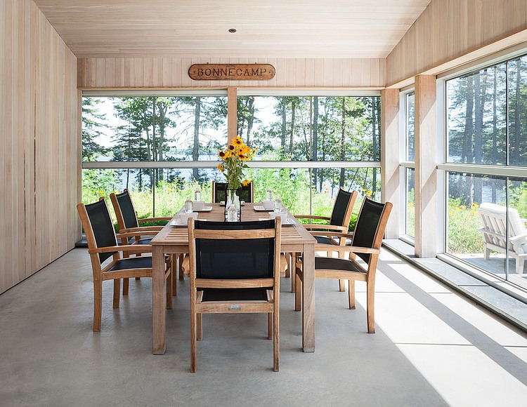 House on a Cove by Elliott + Elliott Architecture
